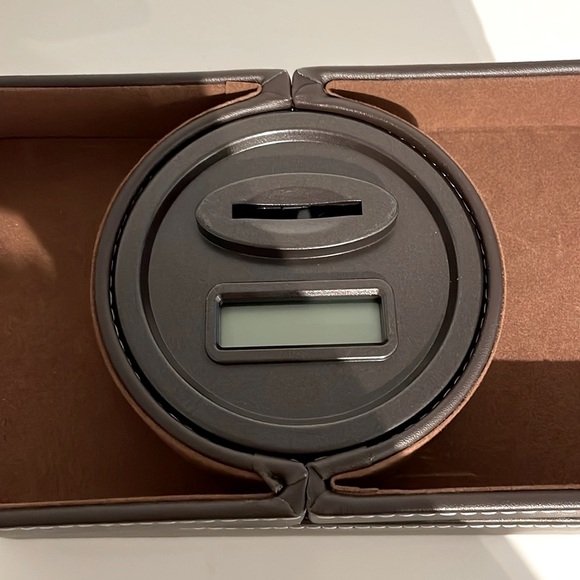 BNIB Avon Ultimate Valet & Coin Counter Case - Picture 2 of 11